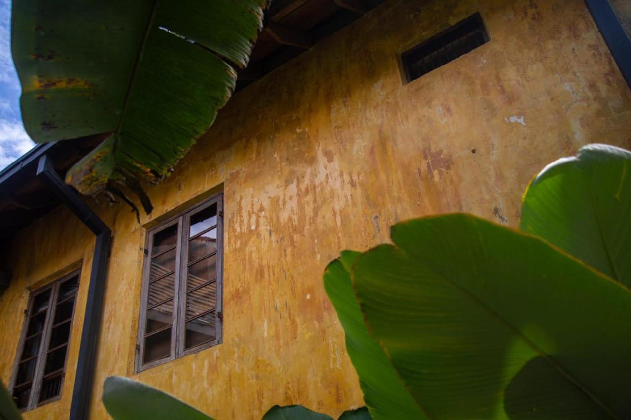 The Postcard Mandalay Hall, Kochi Esterno foto